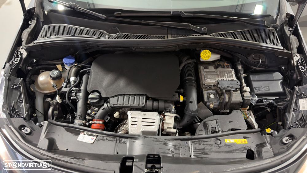 Peugeot 2008 1.2 PureTech GT Line - 29