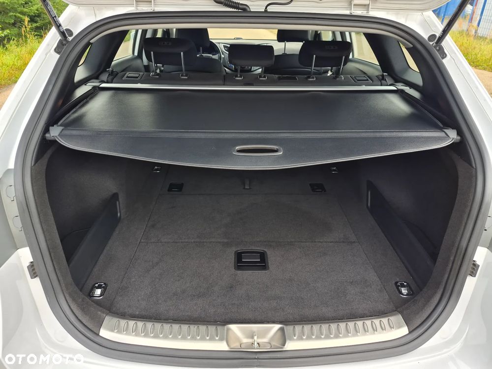 Hyundai i40 Kombi blue 1.6 Classic - 12
