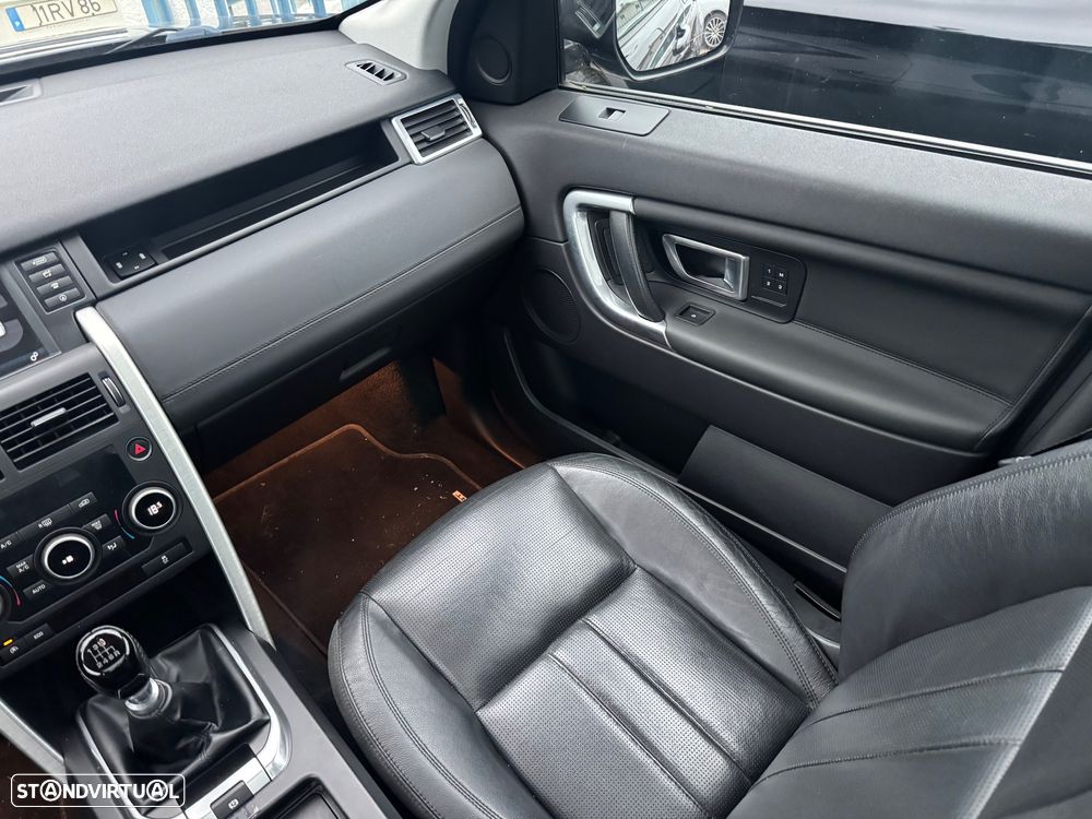 Land Rover Discovery Sport 2.0 eD4 HSE Luxury - 15
