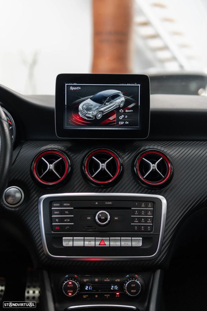 Mercedes-Benz A 45 AMG 4Matic Speedshift 7G-DCT - 48