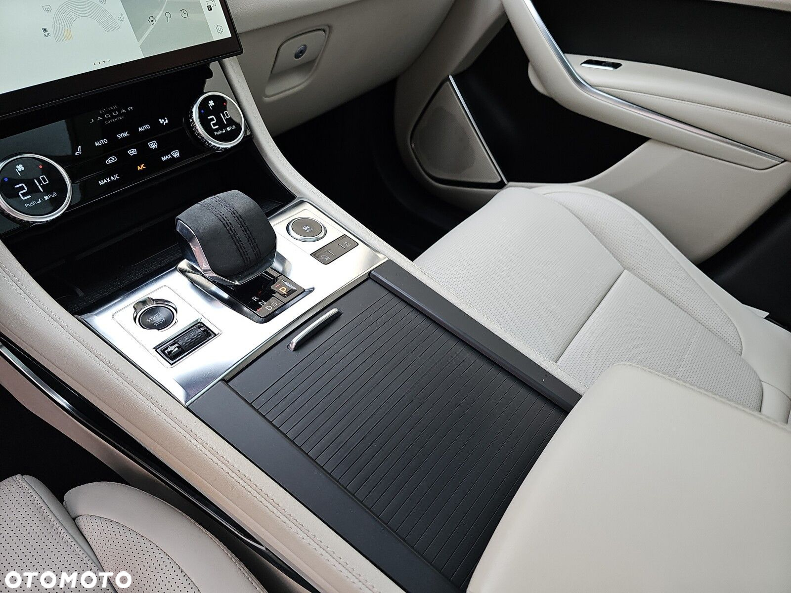Jaguar F-Pace - 19