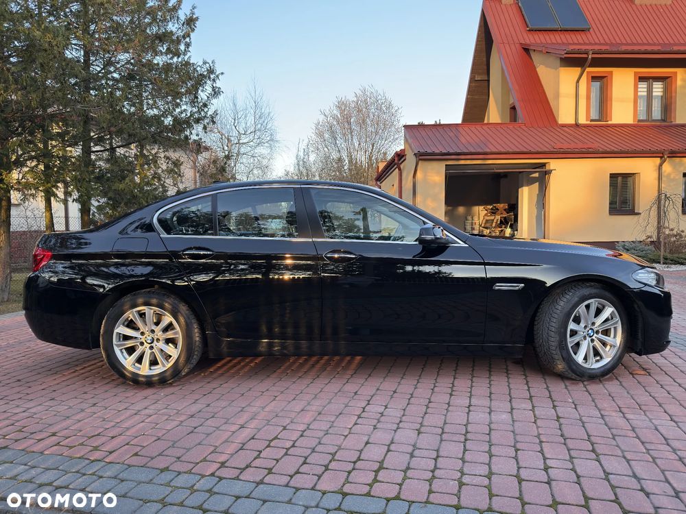 BMW Seria 5 528i xDrive - 4