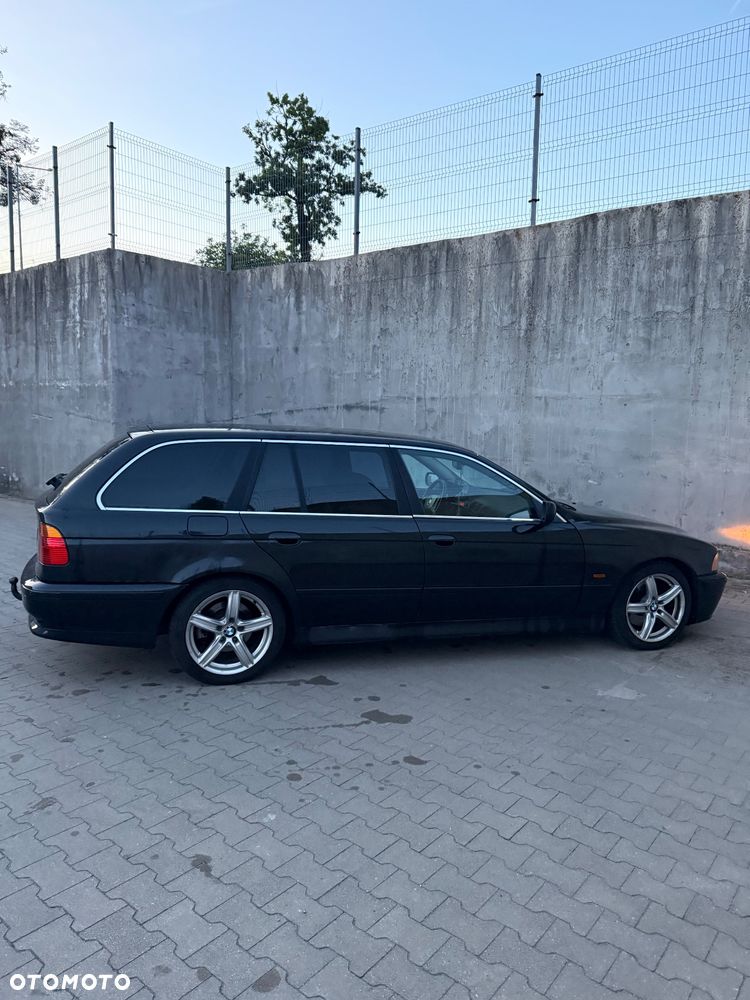 BMW Seria 5 - 16