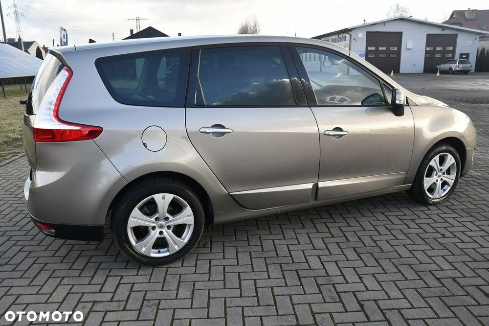 Renault Grand Scenic - 8