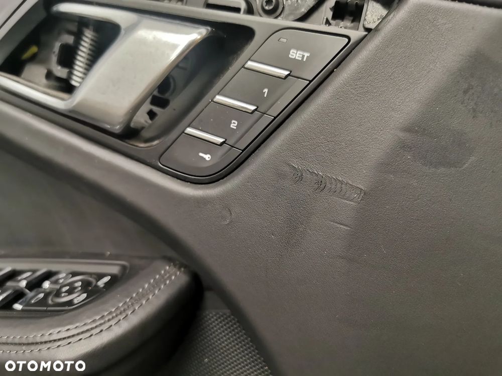 Porsche Macan 95B fotele kanapa tapicerki komplet czarna skóra - 13