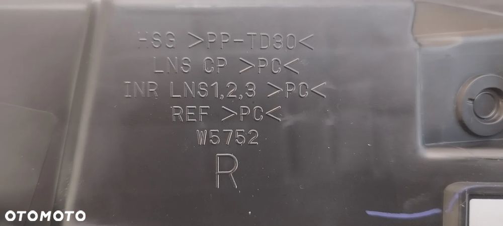 Nissan Ariya 2021- Dzienna Led Prawa Kompletna Oryginał W5752 - 5