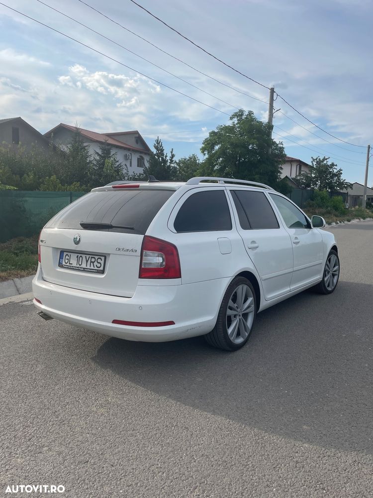 Skoda Octavia 2.0 TSI DSG RS - 4