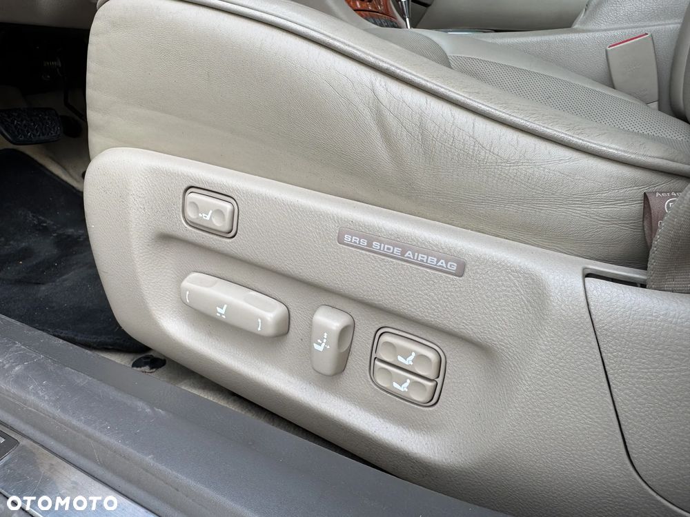 Lexus LS High Class - 28