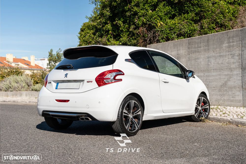 Peugeot 208 1.6 THP GTi - 2