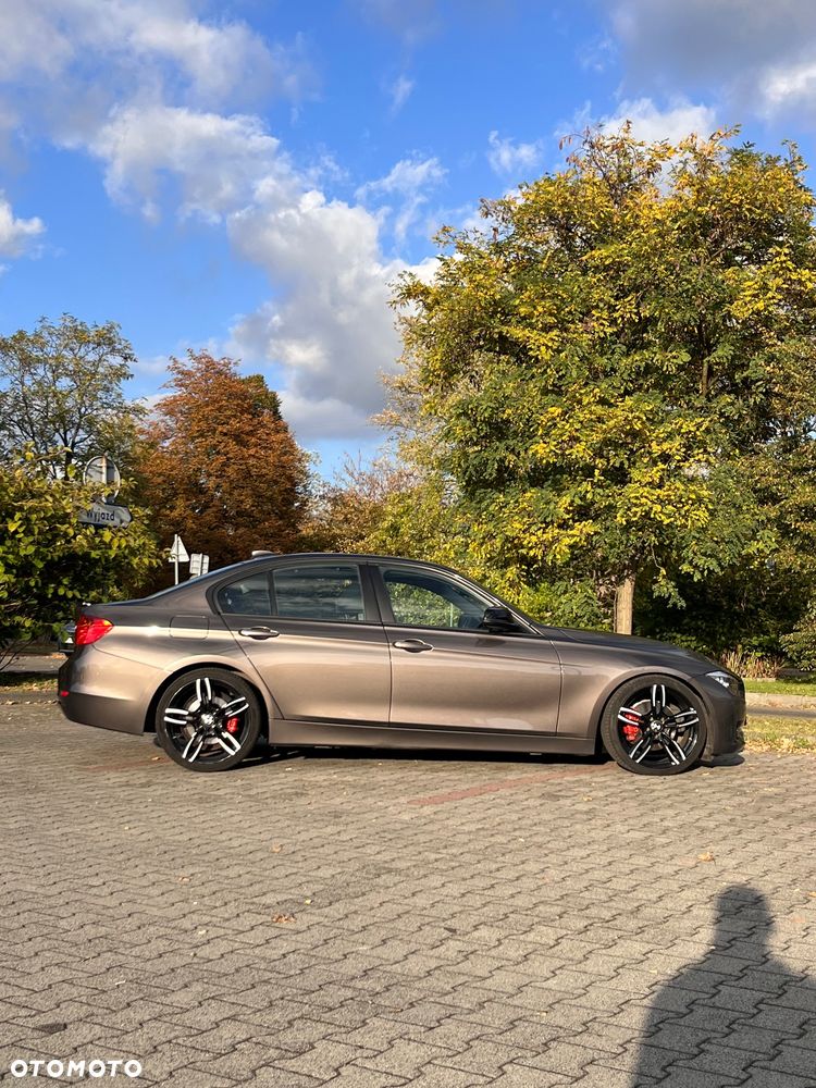 BMW Seria 3 320d xDrive - 9