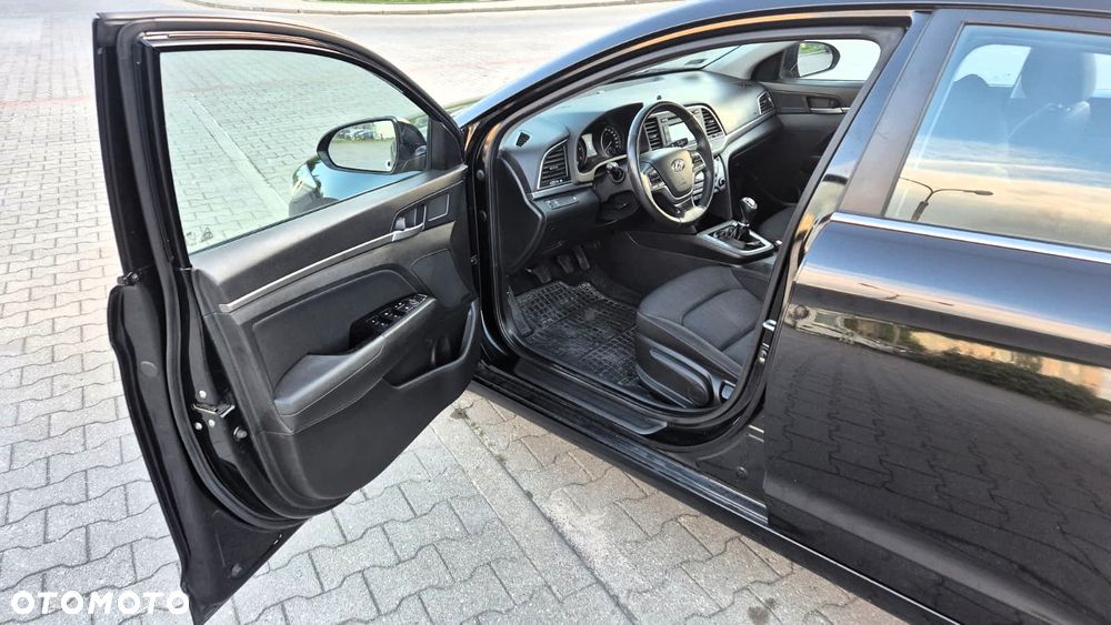 Hyundai Elantra 1.6 CRDi Style - 9