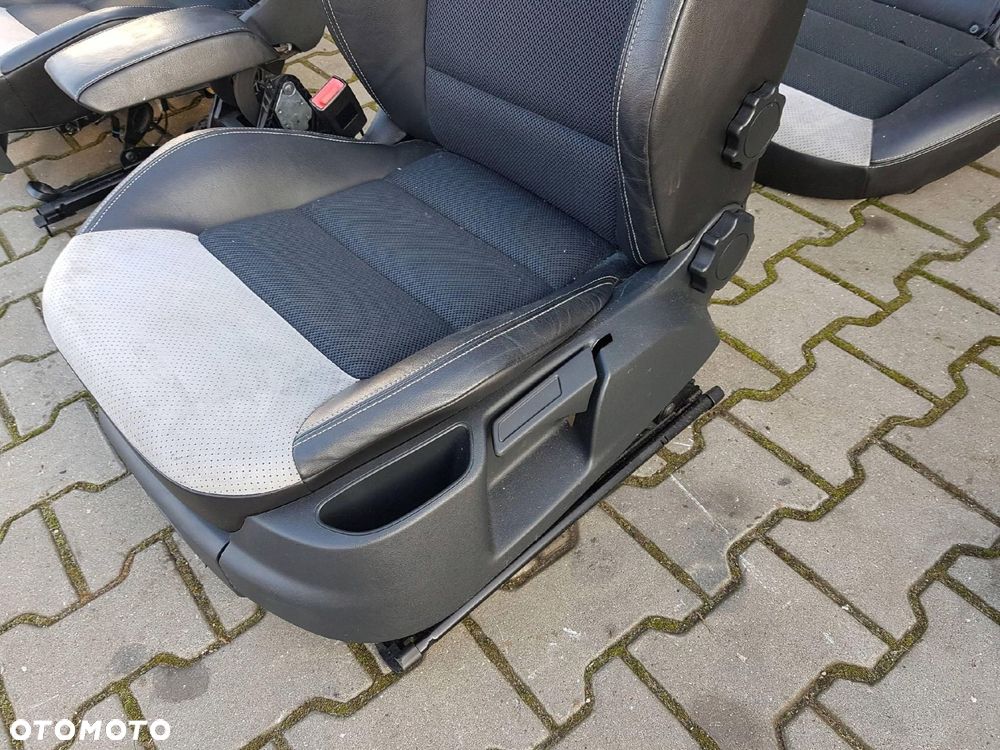 SKODA OCTAVIA 2 II HB VRS RS FOTELE KANAPA - 10