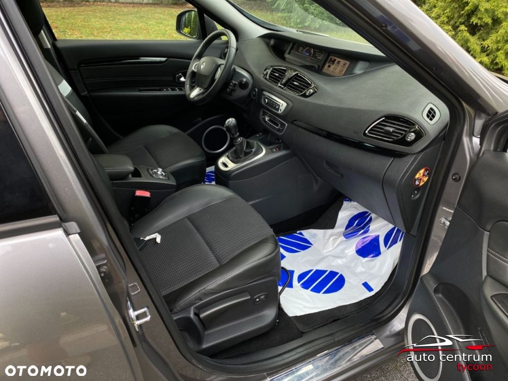 Renault Grand Scenic - 10