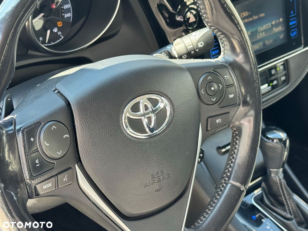 Toyota Auris 1.6 Premium MS - 28