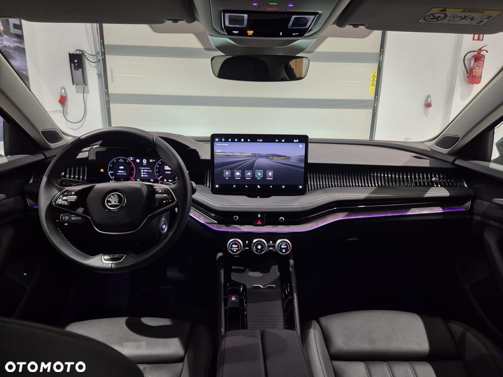 Skoda Superb 2.0 TDI L&K DSG - 9