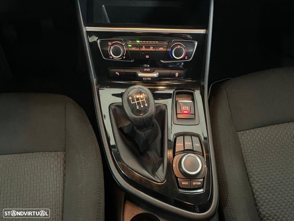 BMW 216 Active Tourer d Line Luxury - 34