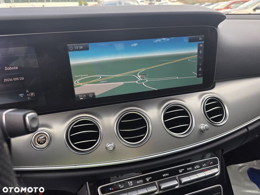 Mercedes-Benz Klasa E 200 9G-TRONIC - 31