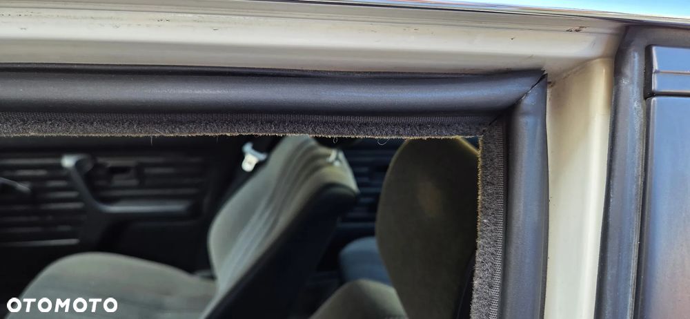 BMW Seria 3 316i - 26