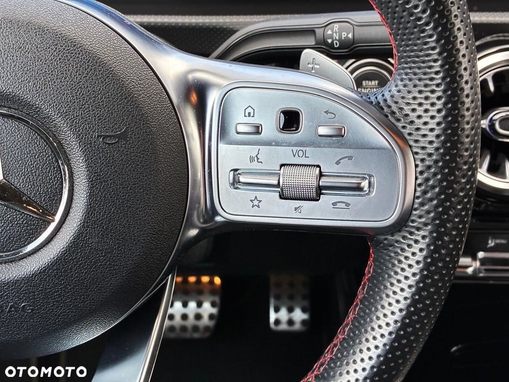 Mercedes-Benz CLA - 12