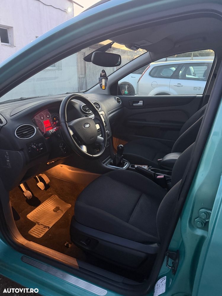 Ford Focus 1.6i Ti-VCT Titanium - 6