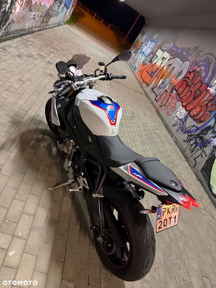 BMW S - 22