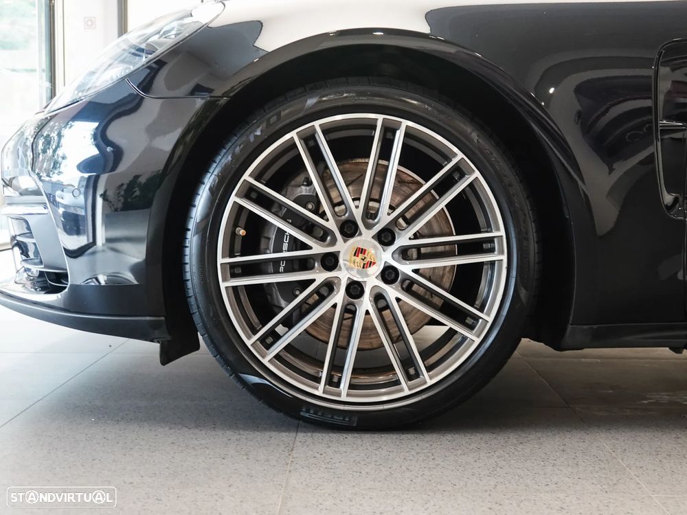 Porsche Panamera 4 E-Hybrid - 22