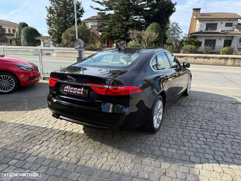Jaguar XF 2.0 D Prestige Aut. - 11