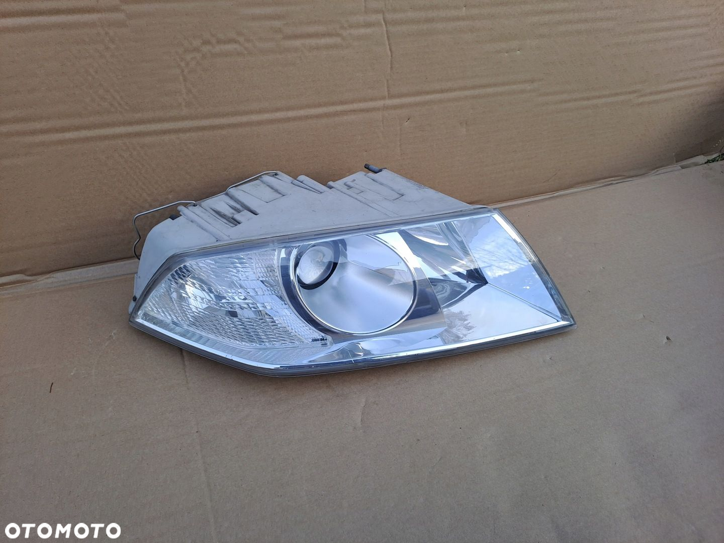 SKODA OCTAVIA 2 PRAWA LAMPA SOCZEWKA UŻYWANA - 2
