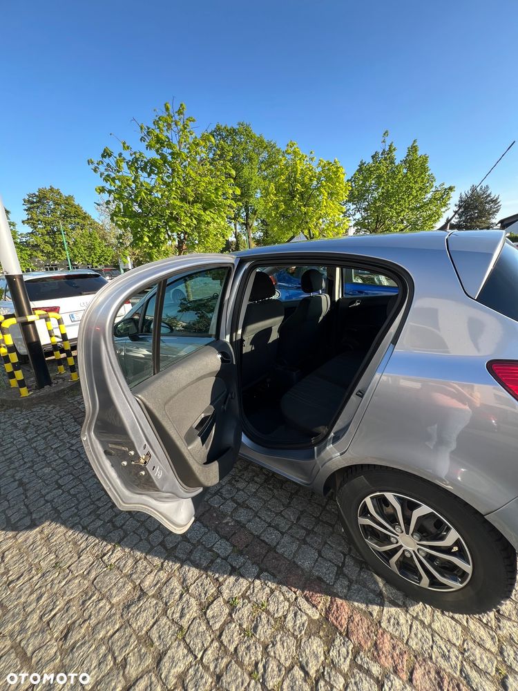 Opel Corsa 1.2 16V Enjoy - 8