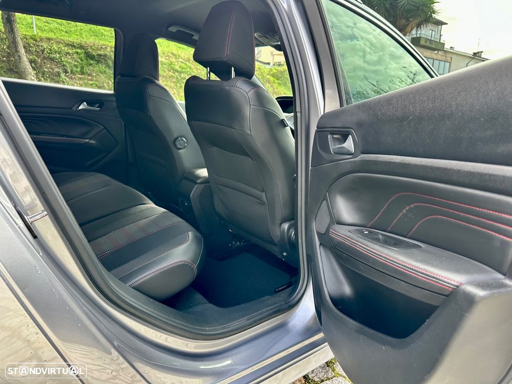 Peugeot 308 SW 1.5 BlueHDi GT EAT8 - 32