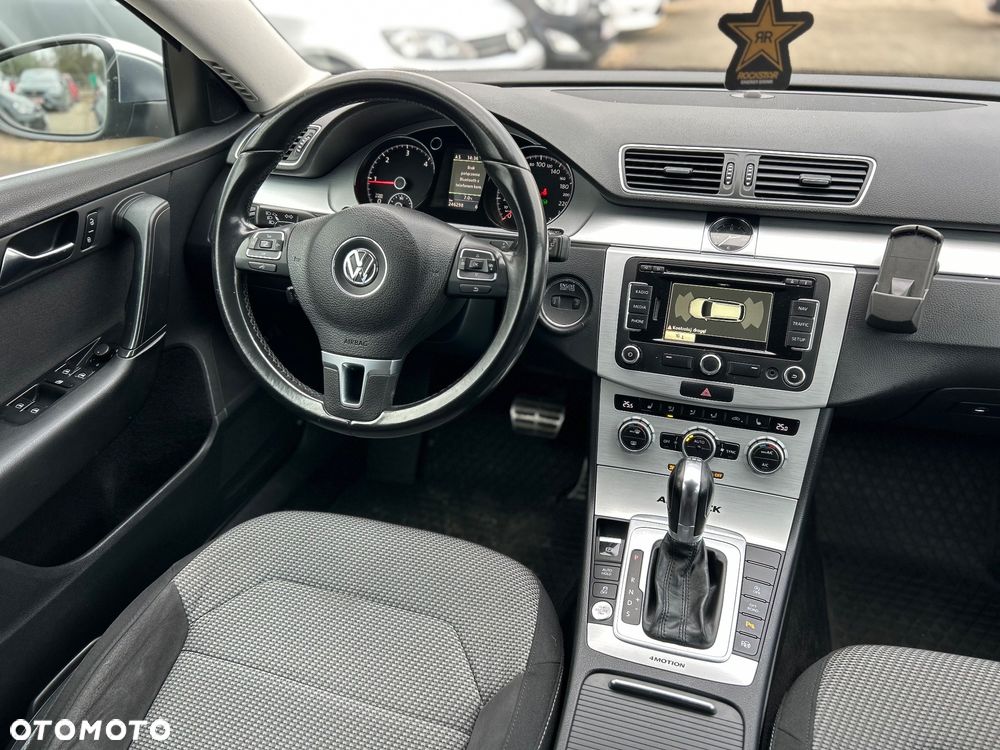 Volkswagen Passat 2.0 TDI DSG BlueMotion Technology Comfortline - 15