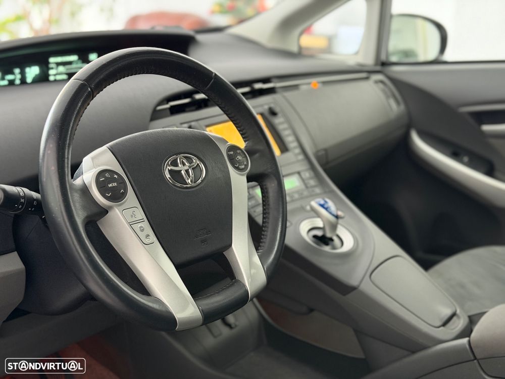 Toyota Prius 1.8 Premium +Pele+GPS+Solar - 28