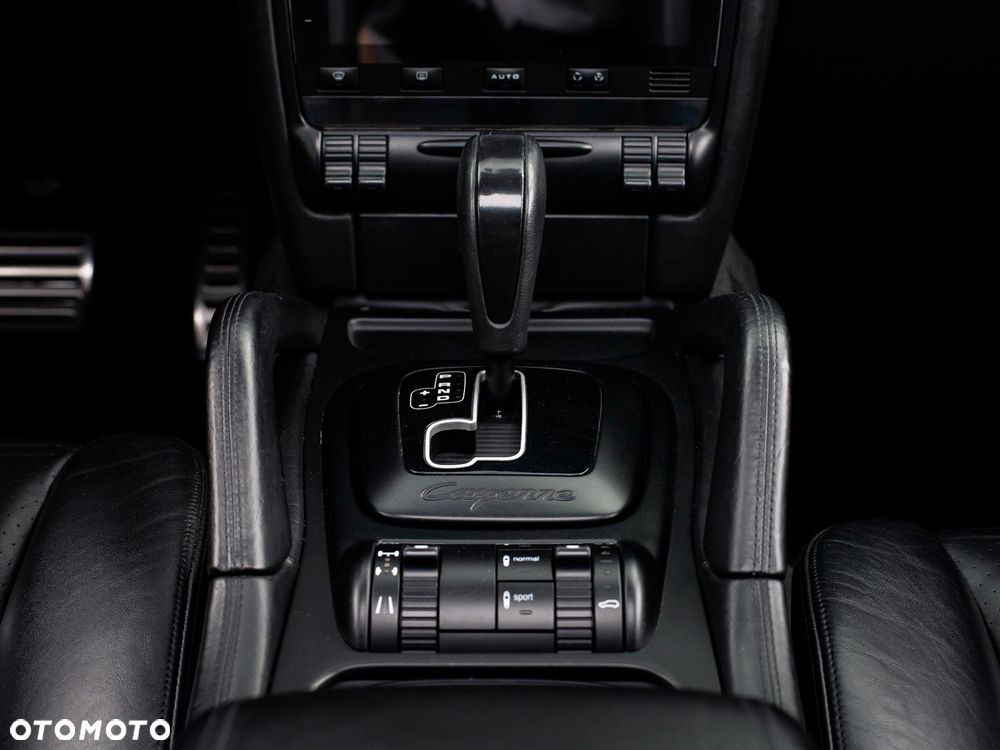 Porsche Cayenne - 28
