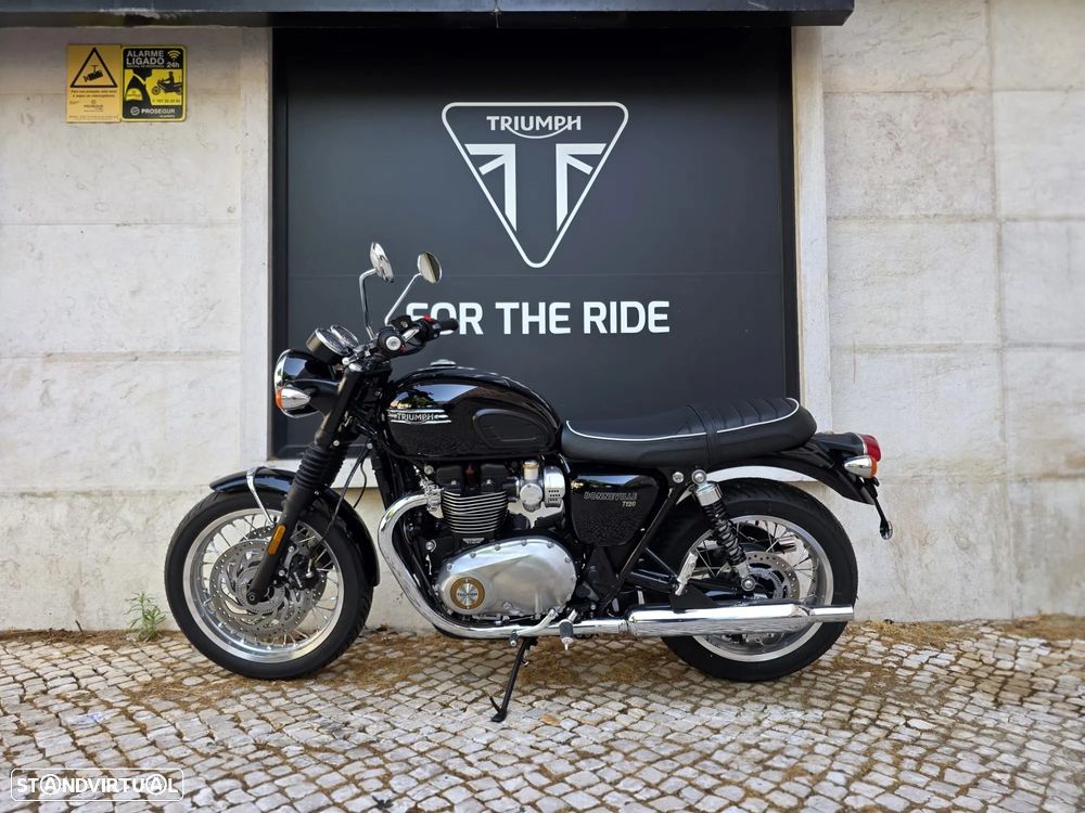 Triumph Bonneville T120 - 2