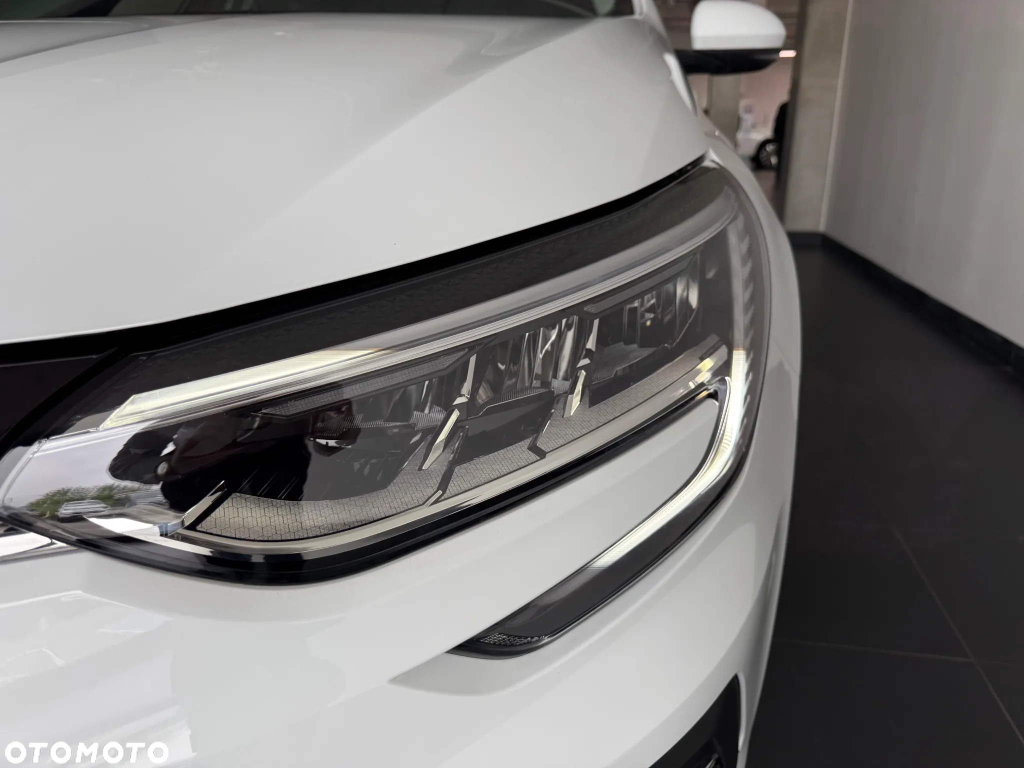 Renault Megane 1.3 TCe FAP Techno EDC - 8