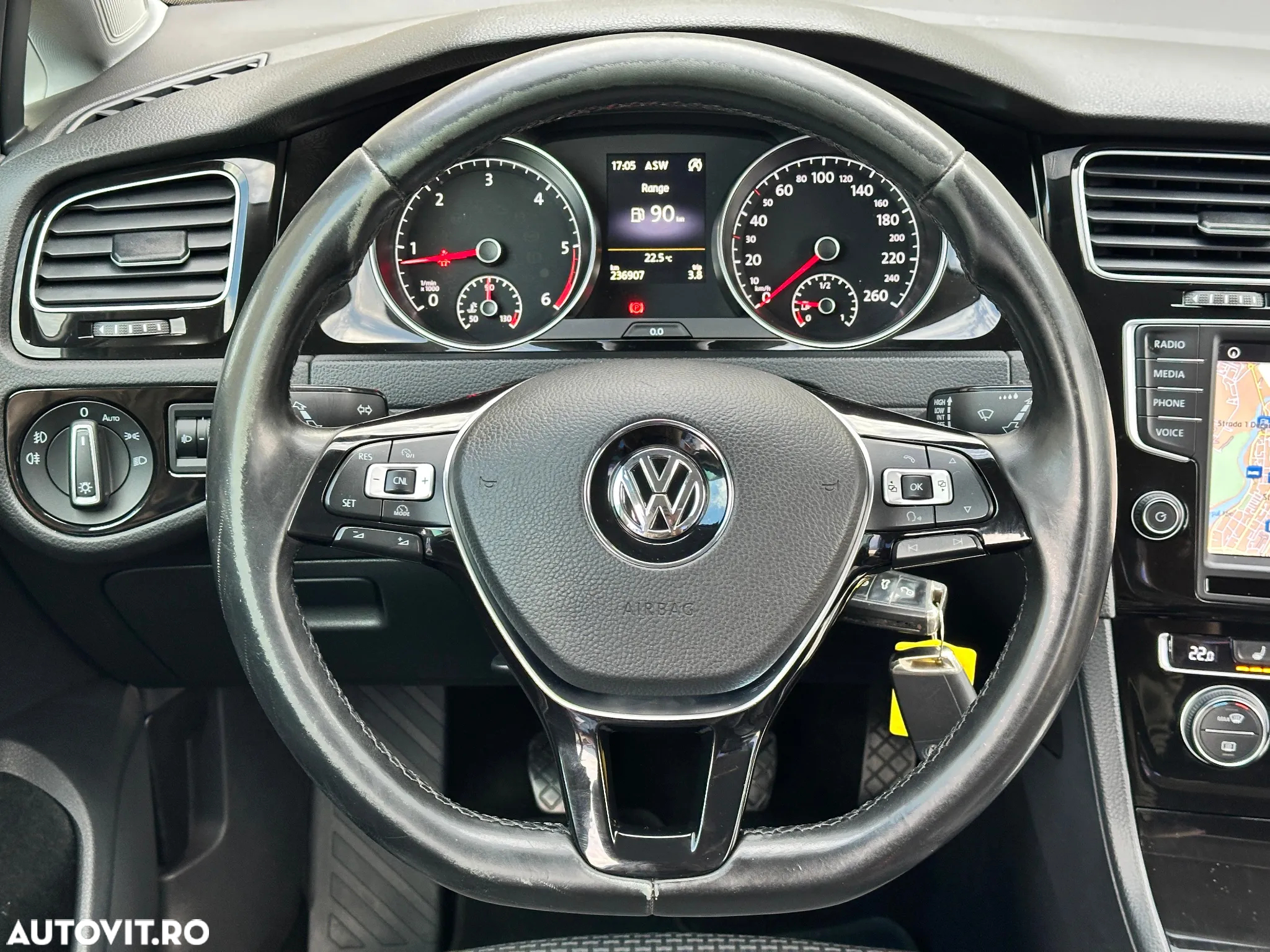 Volkswagen Golf 2.0 BlueTDI Highline - 13