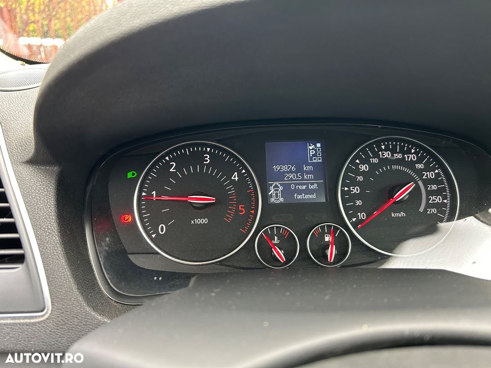 Renault Laguna dCi 110 FAP EDC Bose Edition - 6