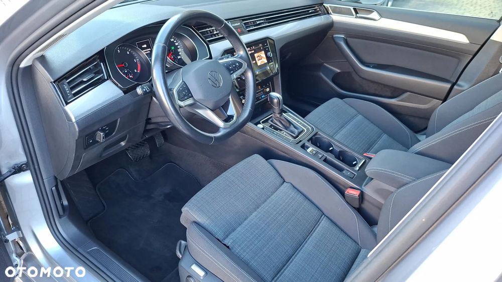Volkswagen Passat 2.0 TDI EVO Business DSG - 11
