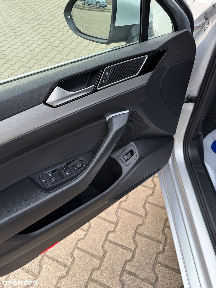 Volkswagen Passat 1.8 TSI (BlueMotion Technology) DSG Comfortline - 15