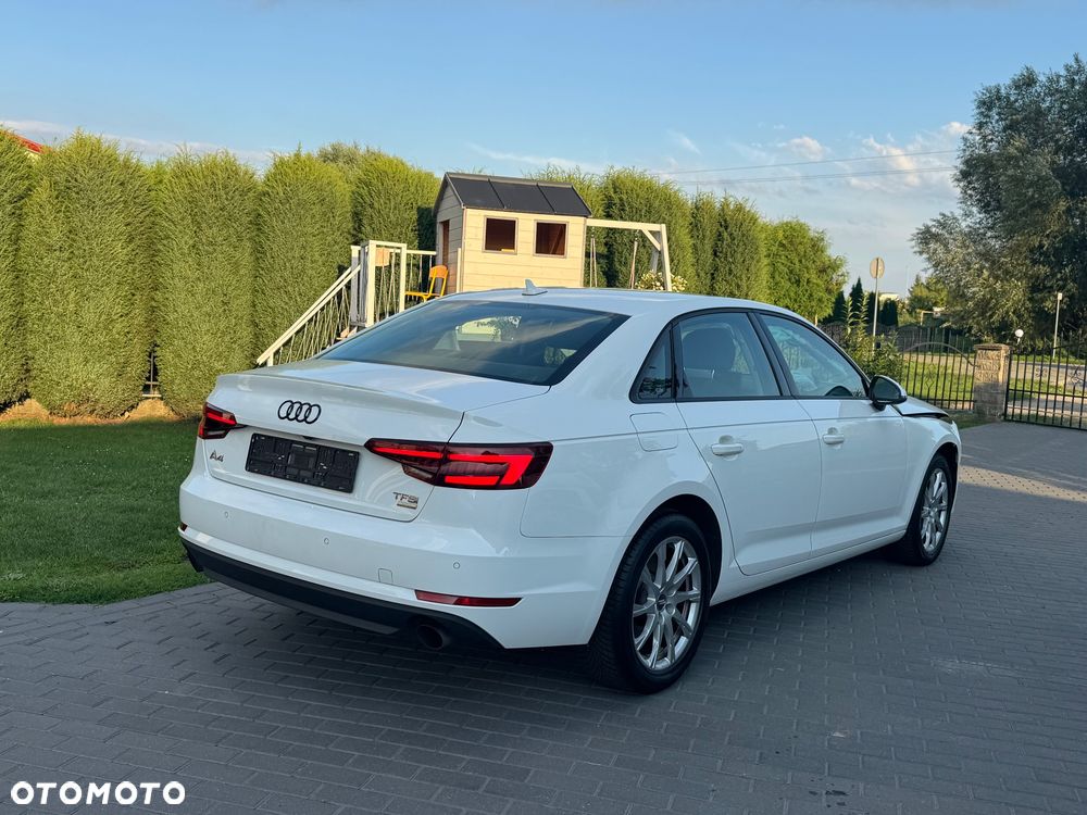 Audi A4 Limousine 2.0 TFSI ultra S tronic - 4