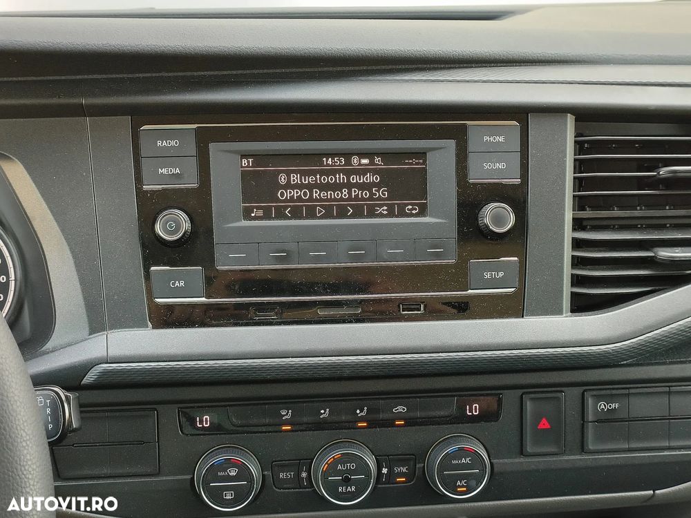 Volkswagen Caravelle - 12