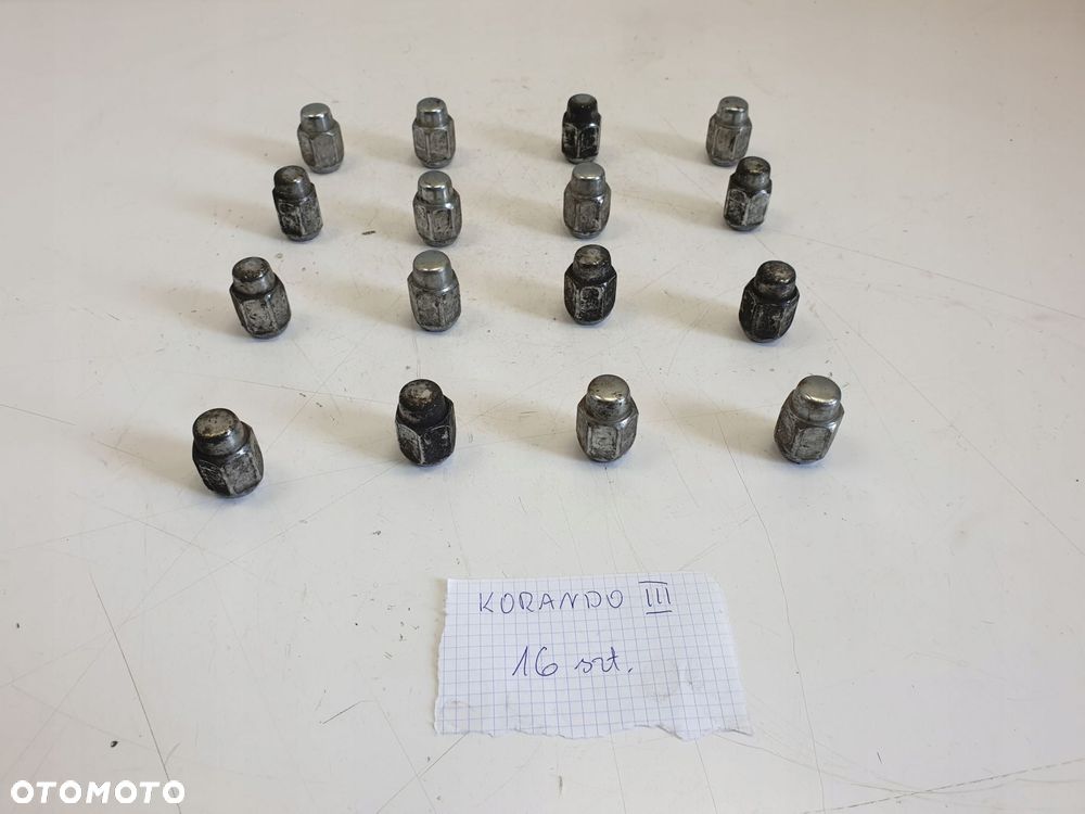 SsangYong Korando III ŚRUBA NAKRĘTKA KOŁA felgi - 1