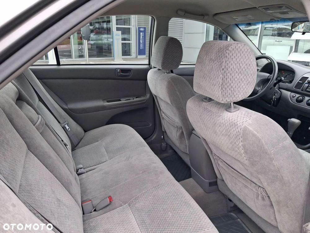 Toyota Camry 2.4 XLE - 37