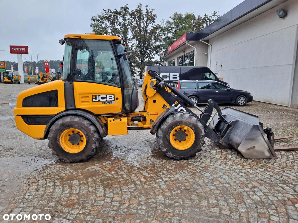 JCB 406 - 5