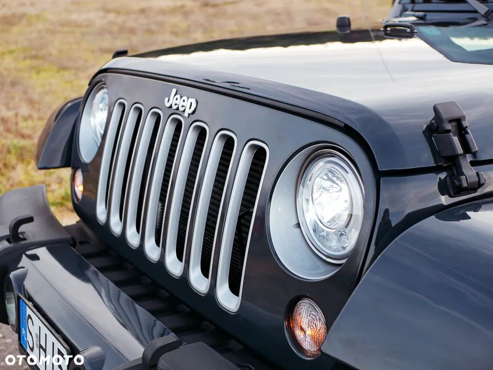 Jeep Wrangler - 16