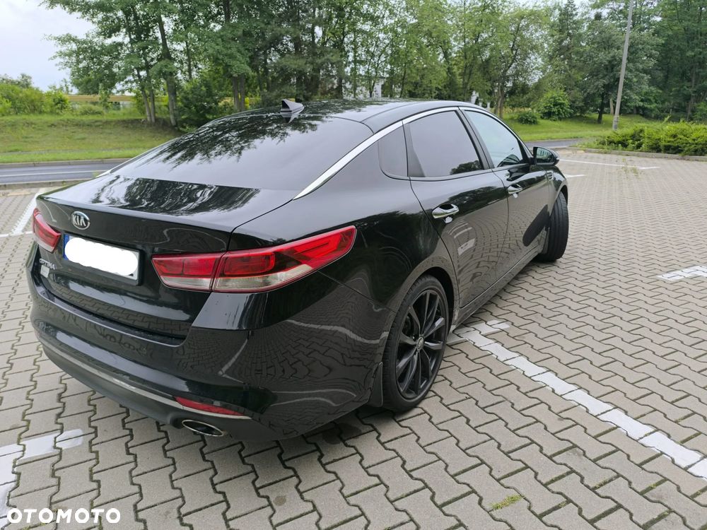 Kia Optima 2.0 L - 7