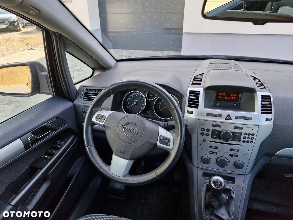 Opel Zafira - 13
