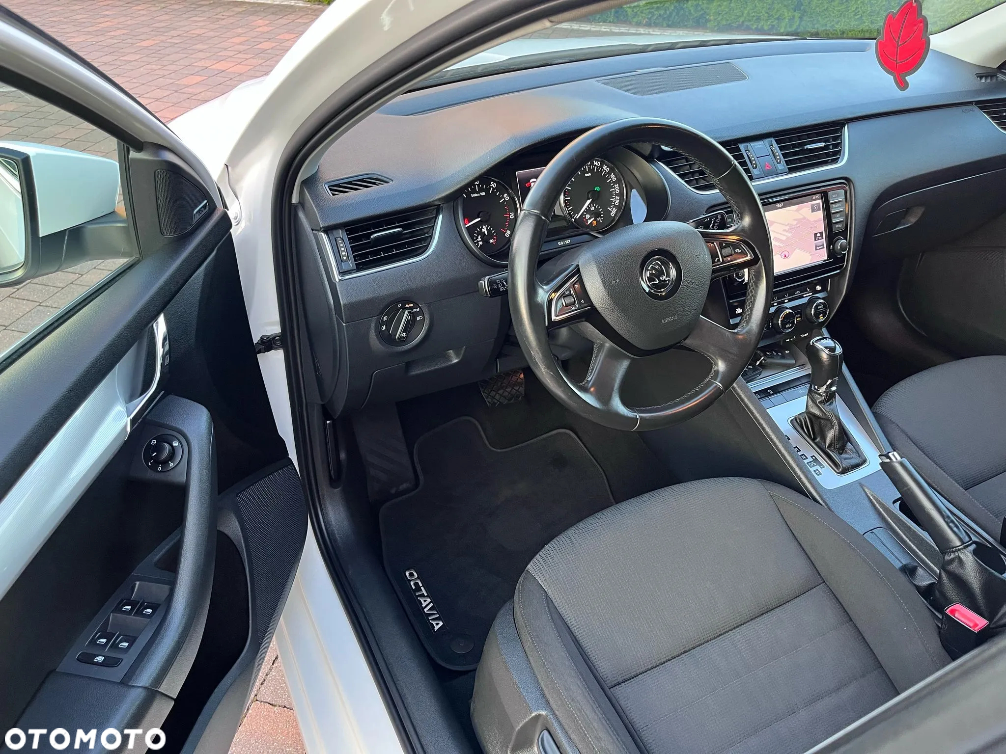 Skoda Octavia 1.4 TSI Edition DSG - 7