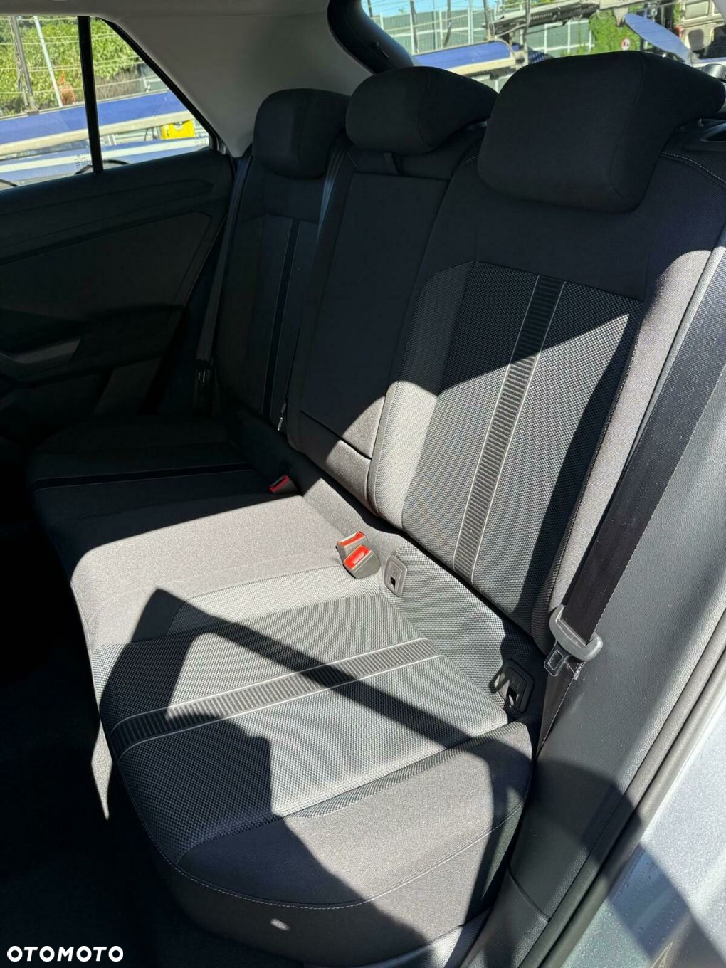 Volkswagen T-Roc - 30