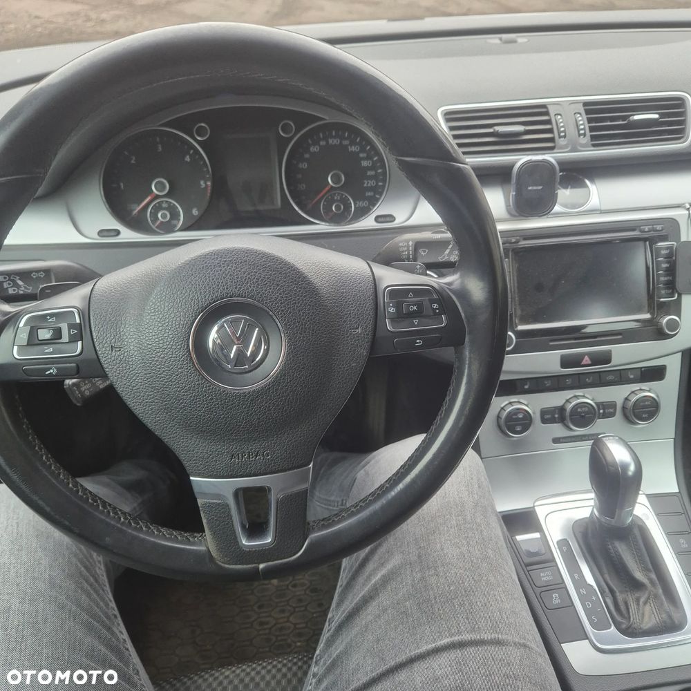 Volkswagen Passat 2.0 TDI DSG Trendline - 8